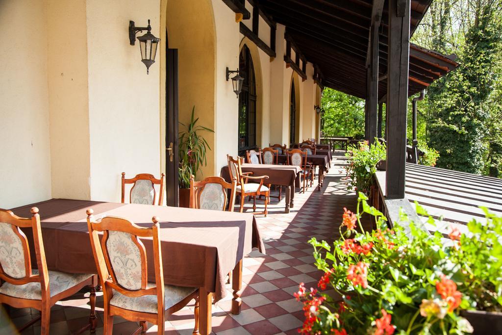 Hotel Maria Strzelin Eksteriør billede