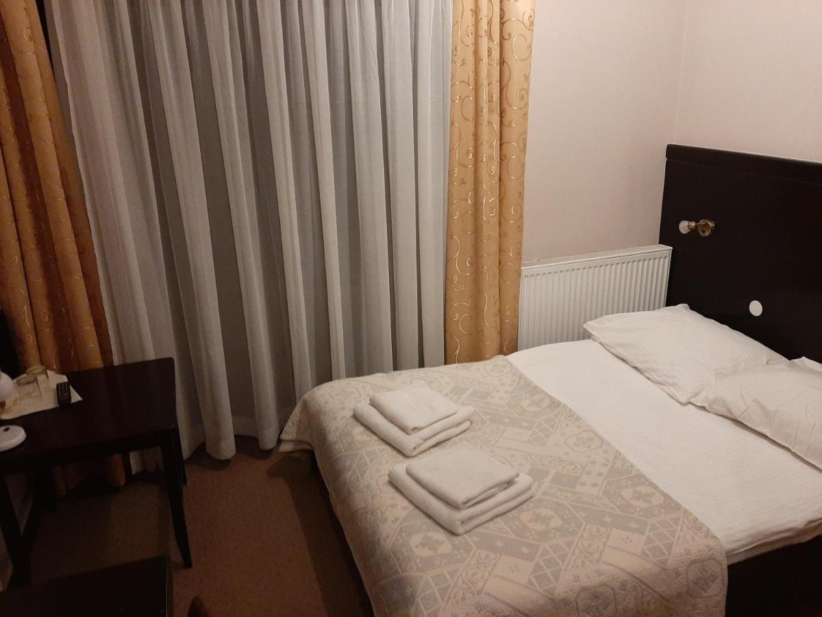 Hotel Maria Strzelin Eksteriør billede