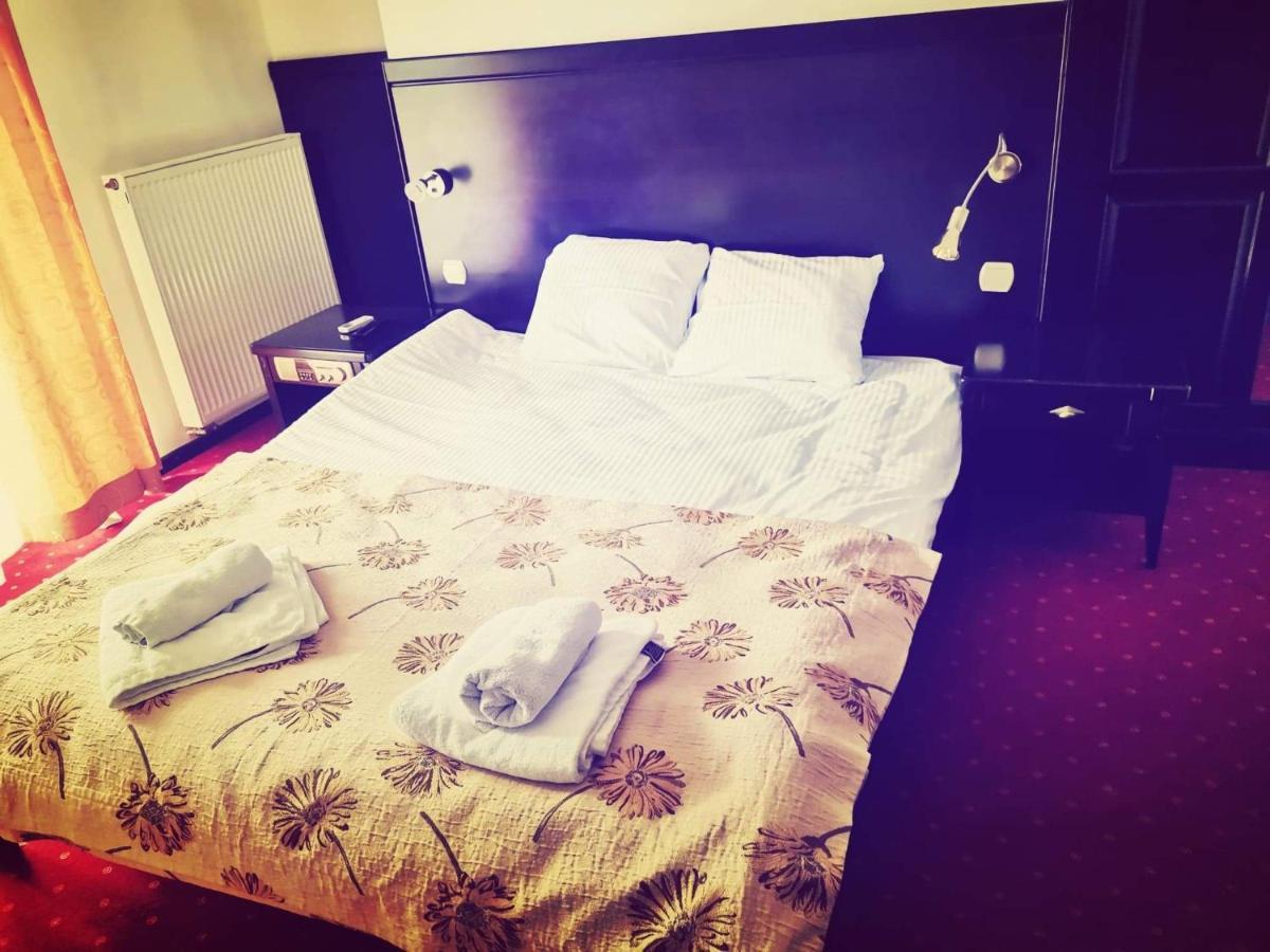 Hotel Maria Strzelin Eksteriør billede