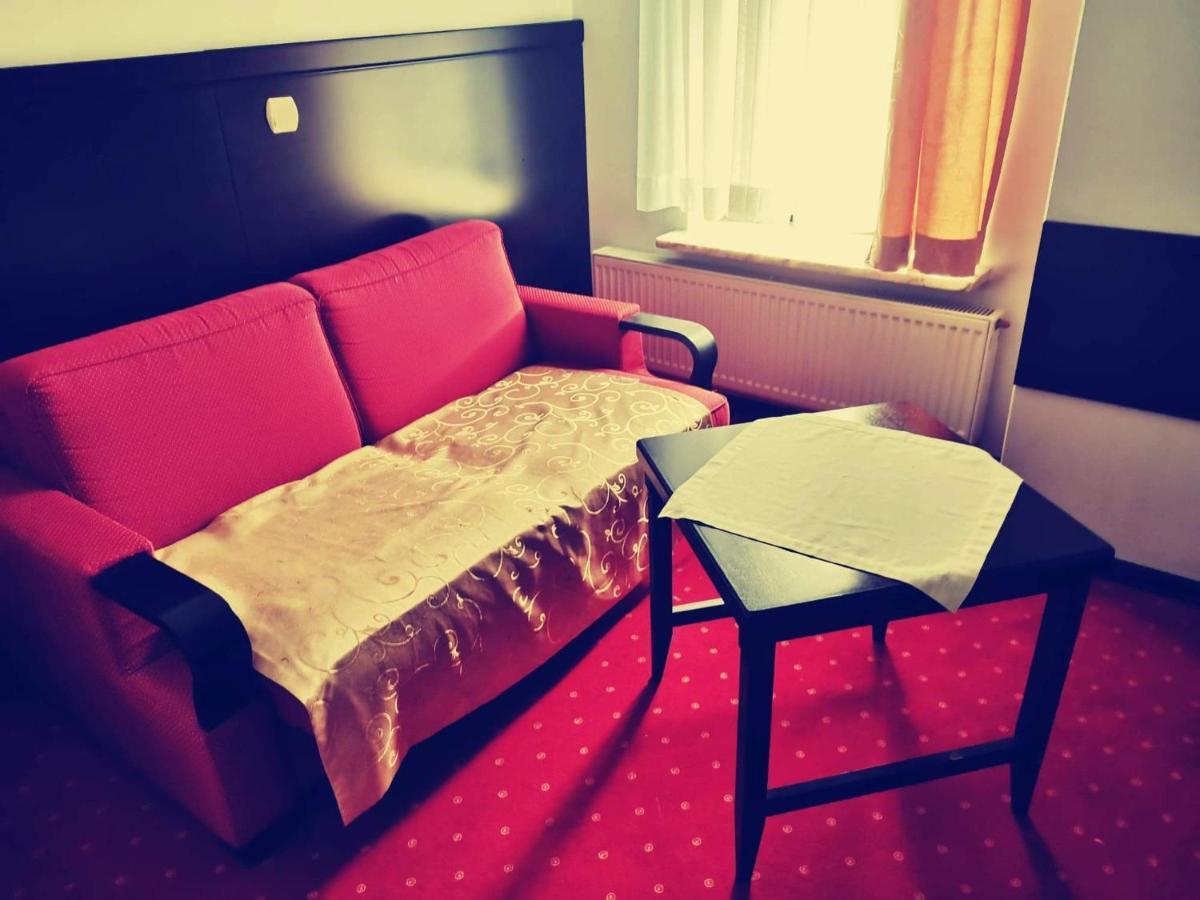 Hotel Maria Strzelin Eksteriør billede